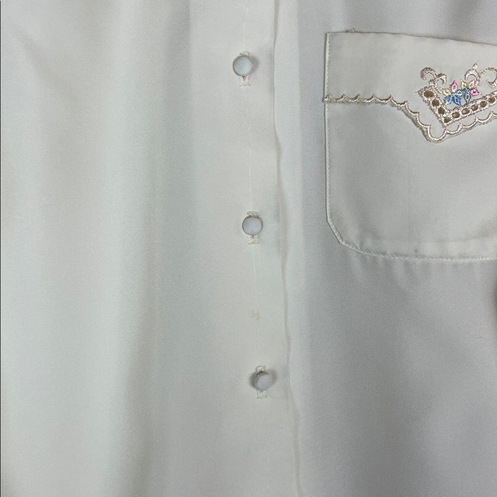 Vintage 1950 Laura Mae Cream Blouse with Embroidered Flowers - Picture 9 of 10
